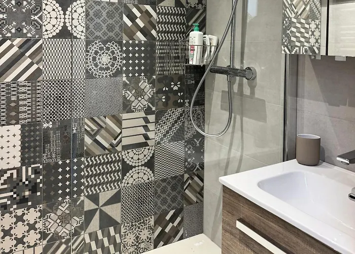 Beryl - Divisible Renove - Coeur De Station - Vue Pistes - Parking Offert Mae-5114 *